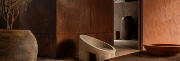Acero oxidado y terracota cruda: la nueva sensibilidad material del diseño contemporáneo